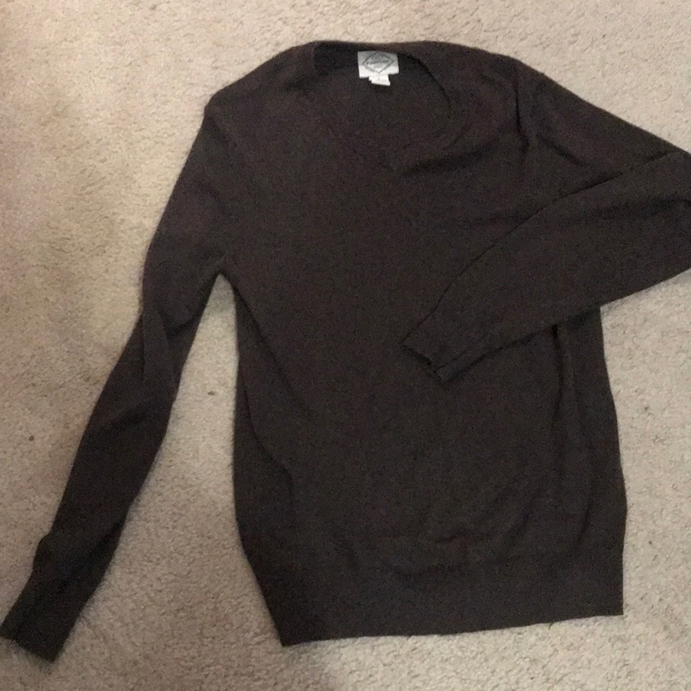 Mens St. John’s Bay Small sweater. 60% cotton/ 40% acrylic. Brown v-neck